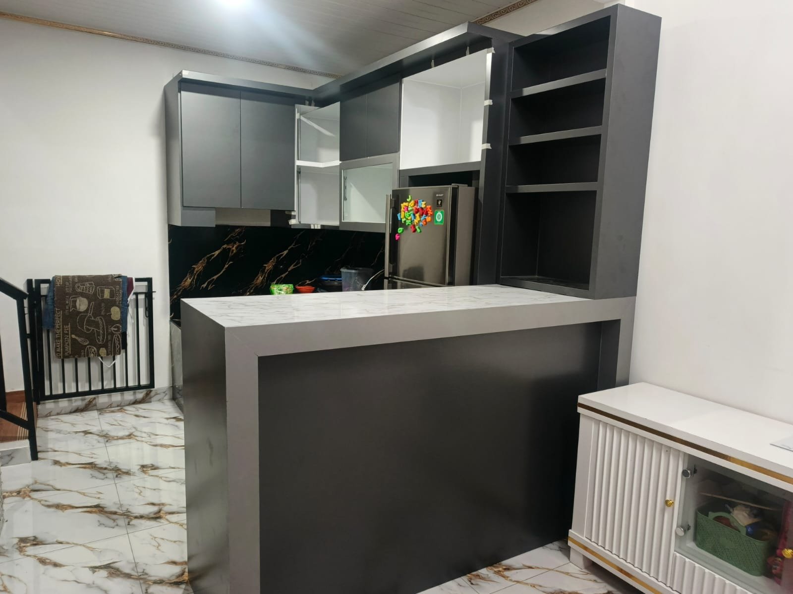 KITCHEN SET